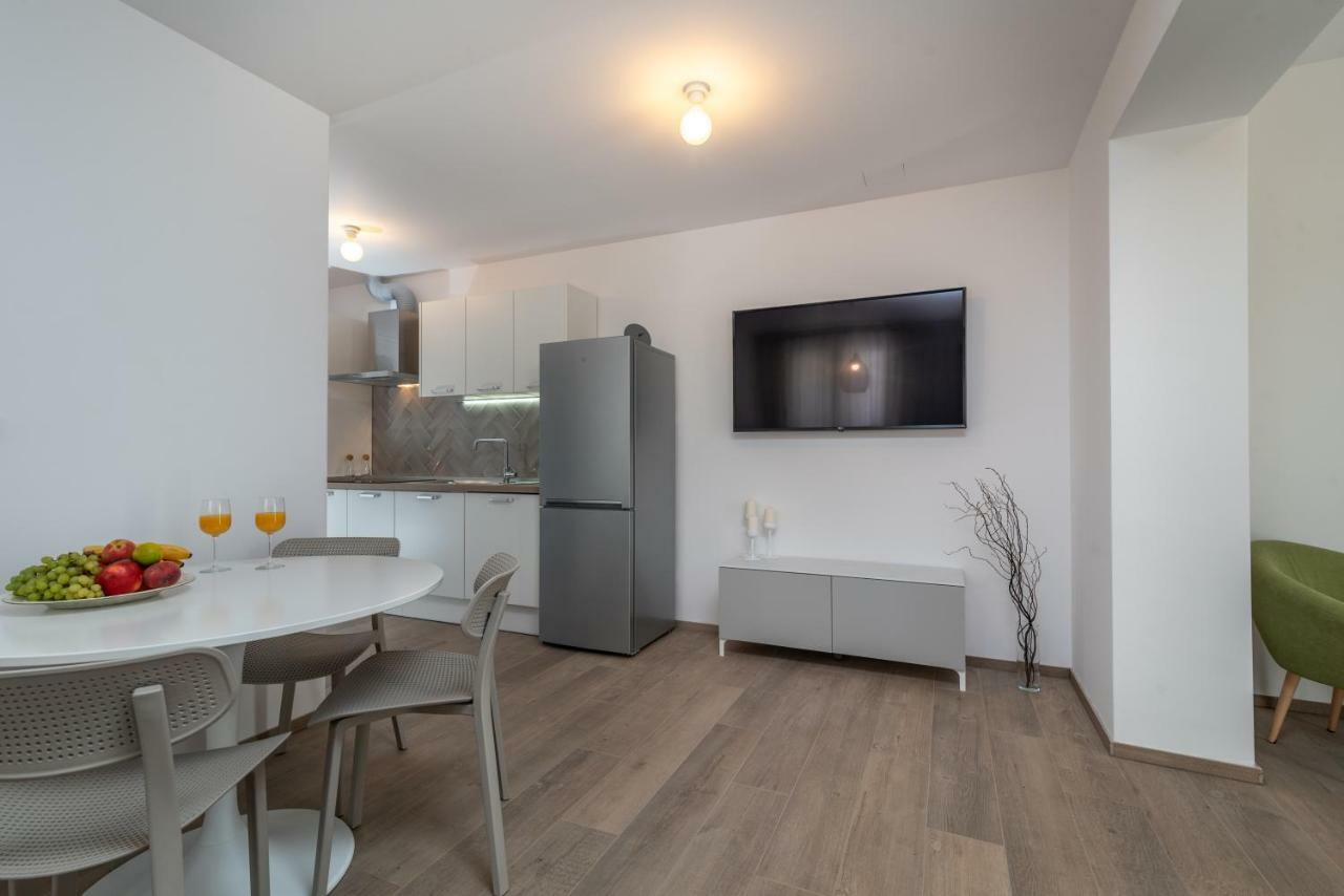 Apartments Flora Трогир Экстерьер фото