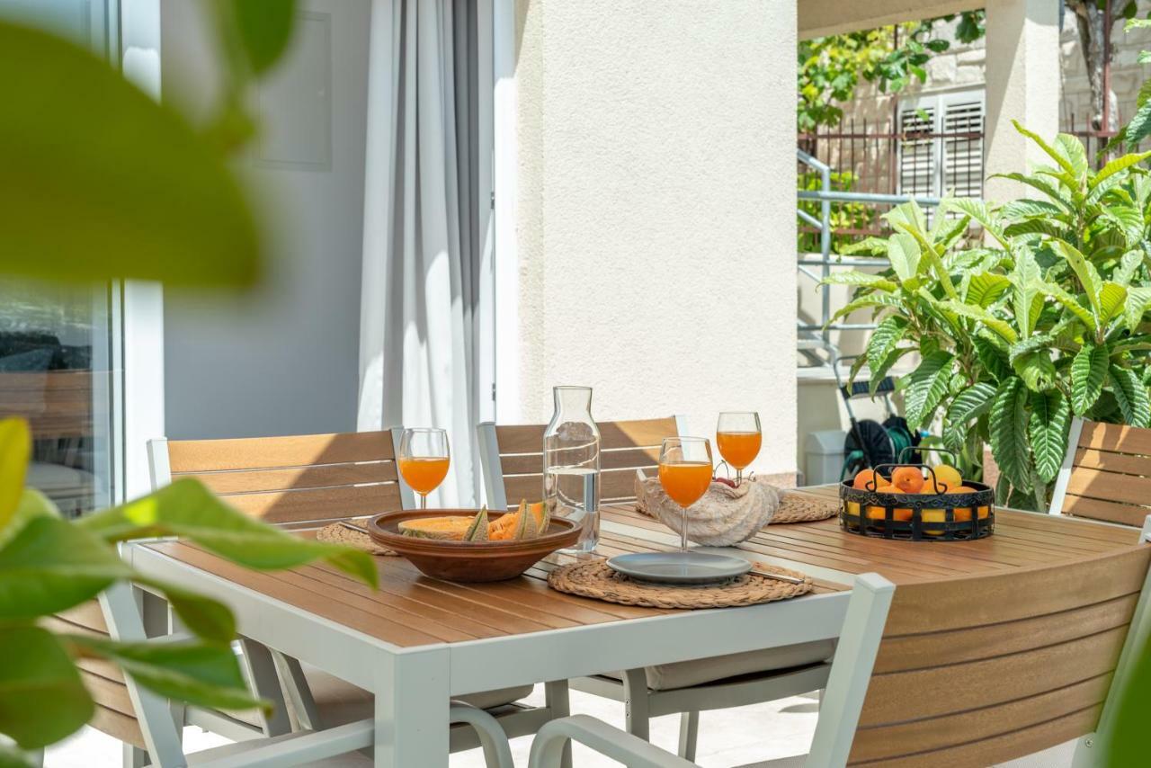Apartments Flora Трогир Экстерьер фото